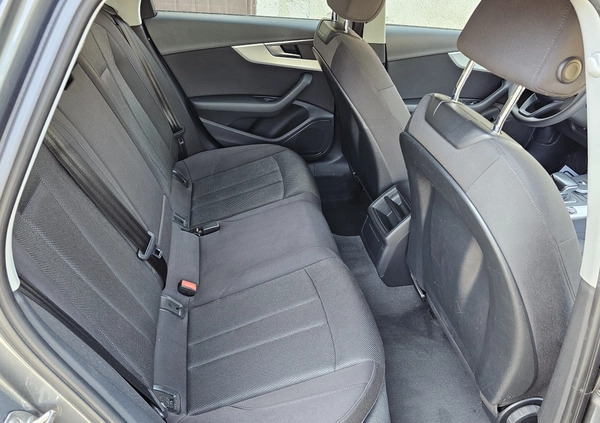 Audi A4 cena 47600 przebieg: 173000, rok produkcji 2016 z Sułkowice małe 352
